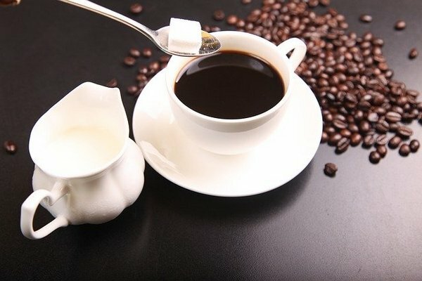 Le sucre ne fera que tuer le goût du café naturel (Photo: Pixabay.com)