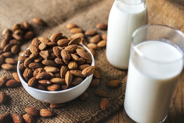 Le lait d'amande contient moins de protéines (Photo: Pixabay.com) 