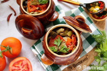 Viande aux légumes en pots