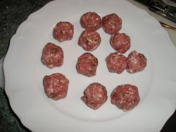 Spaghetti aux boulettes de viande savoureux à la sauce tomate