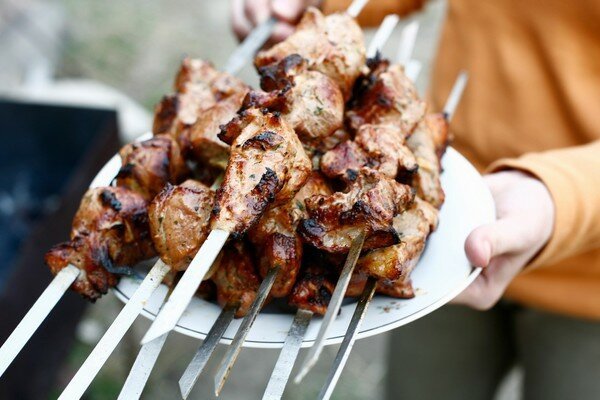 Plus vous retournez le kebab souvent, mieux il cuit (Photo: Pixabay.com)