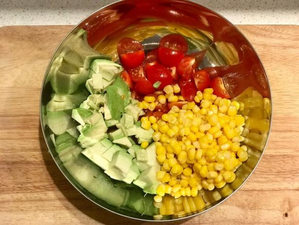 J'aime ces couleurs vives et fraîches dans la salade