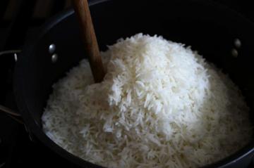 Comment faire cuire la garniture de riz croustillant?