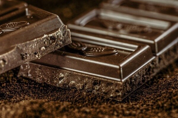 Ne mangez pas plus de 1 à 2 tranches de chocolat par jour (Photo: Pixabay.com)