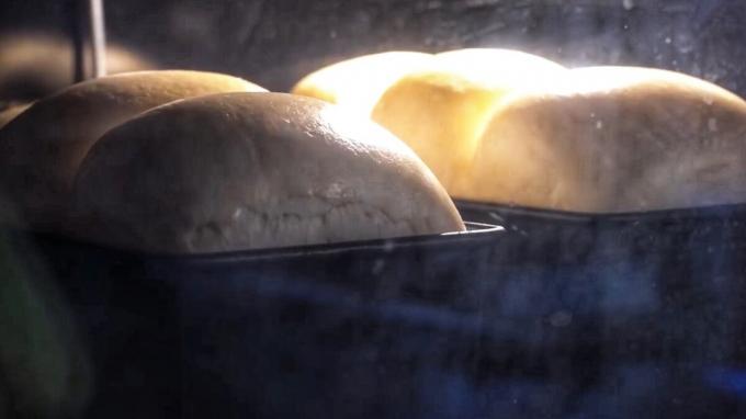 Dans le processus de cuisson des petits pains augmentera en taille.