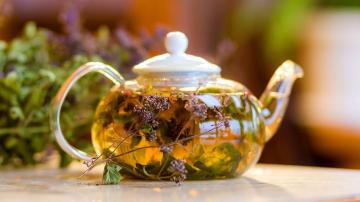 Thé à base de plantes pour la toux