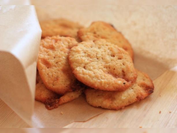 biscuit ordinaire à partir de 4 ingrédients. Photos - Yandex. images