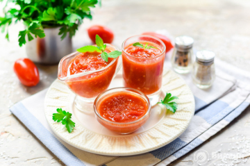 Sauce tomate aux tomates, poivrons et ail