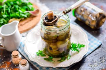 Champignons marinés pour l'hiver