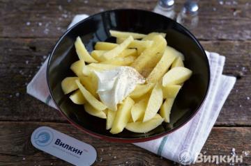 Poulet aux pommes de terre à la mayonnaise au four