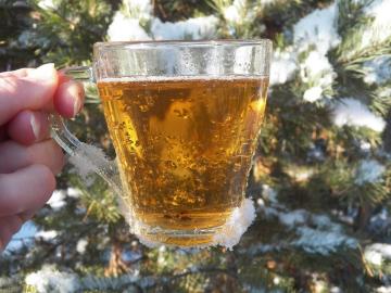 Clou de girofle chaud, gingembre réchauffe boisson contre la toux dans les morts de l'hiver