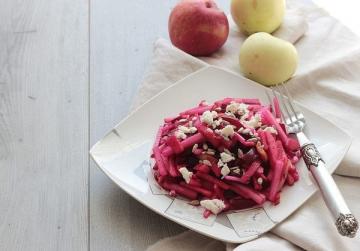 Salade de betteraves incroyable, ce qui renforce les vaisseaux sanguins, le cœur et la mémoire