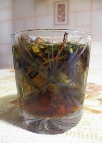 Le thé fait à partir de feuilles fermentées de pommiers