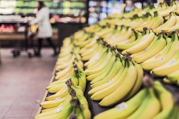 Lorsque vous achetez des bananes et autres fruits, inspectez-les attentivement (Photo: Pixabay.com)
