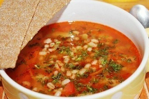 la bouillie d'orge peut être ajouté à la soupe, et peut être consommé seul avec une cuillère