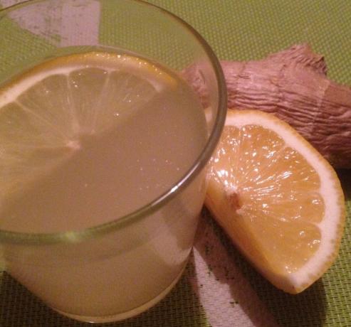 Boissons de gingembre et de citron peut aider à perdre du poids. Faire de cette boisson est pas difficile, et vous vous sentirez l'effet très bientôt. Ne pas boire dur. Proportions en écriture calculées pour obtenir - 1 litre de boisson finie.