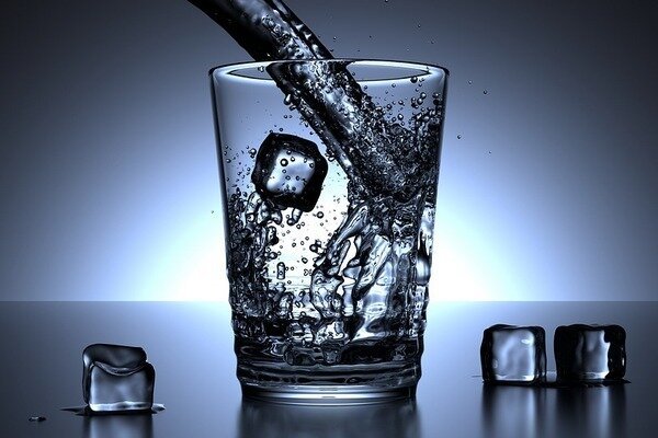 L'eau froide est un obstacle à la perte de kilos en trop (Photo: Pixabay.com)